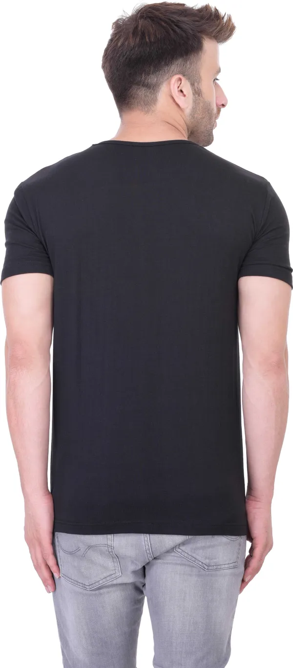 Black_Cotton_Blend_Half_Sleeve_Solid_Henley_Neck_Regular_T-Shirt_For_Men