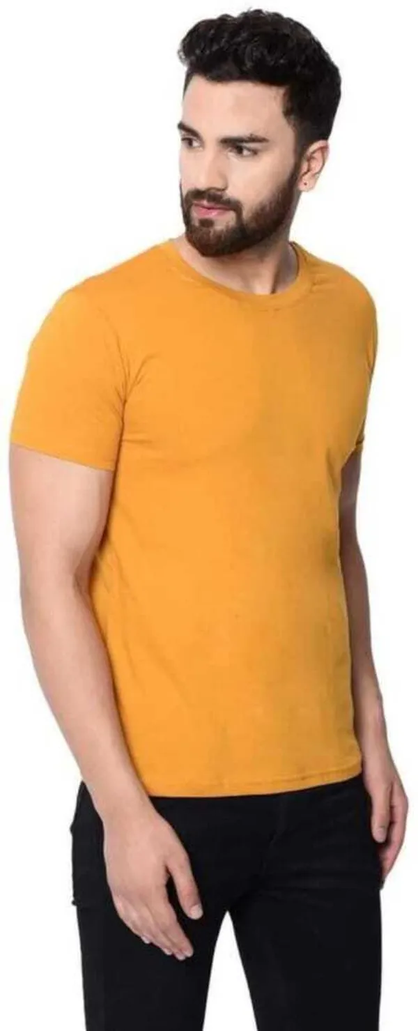 Black_Cotton_Blend_Half_Sleeve_Solid_Round_Neck_Regular_T-Shirt_For_Men