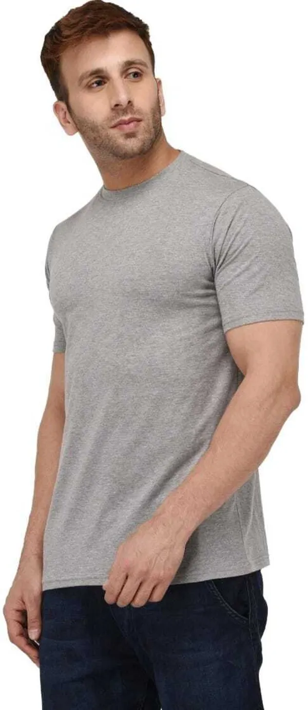 Black_Cotton_Blend_Half_Sleeve_Solid_Round_Neck_Regular_T-Shirt_For_Men