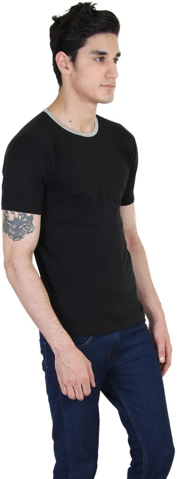 Black_Cotton_Blend_Half_Sleeve_Solid_Round_Neck_Regular_T-Shirt_For_Men