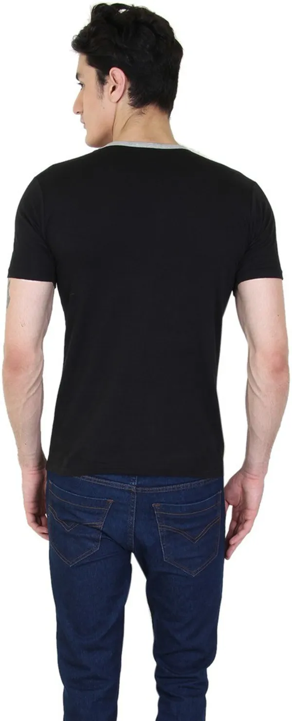 Black_Cotton_Blend_Half_Sleeve_Solid_Round_Neck_Regular_T-Shirt_For_Men