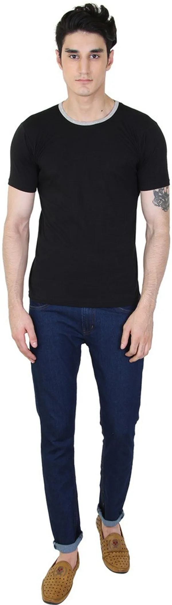 Black_Cotton_Blend_Half_Sleeve_Solid_Round_Neck_Regular_T-Shirt_For_Men
