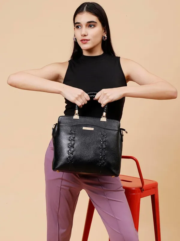 Black_Handbag_for_Women_|_Premium_Leather_Stylish_HandBag