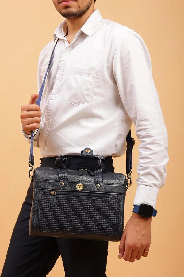 Blue_Trendy_Design_Premium_Leather_Tablet_Bag