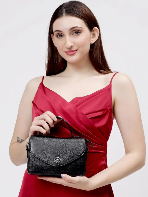 Black_Sling_Bag_for_Women_|_Premium_Leather_Stylish_Bag_for_Everyday_Use