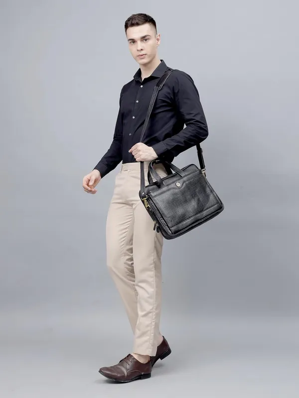 Black_Pure_Leather_Laptop_Messenger_Bag_for_Men_|_Premium_Leather_Messenger_Bag_for_Everyday_Use