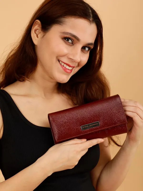 Maroon_Hand_Clutch_Leather_Wallet_For_Women_|_Pure_Leather_Products_For_Everyday_Use