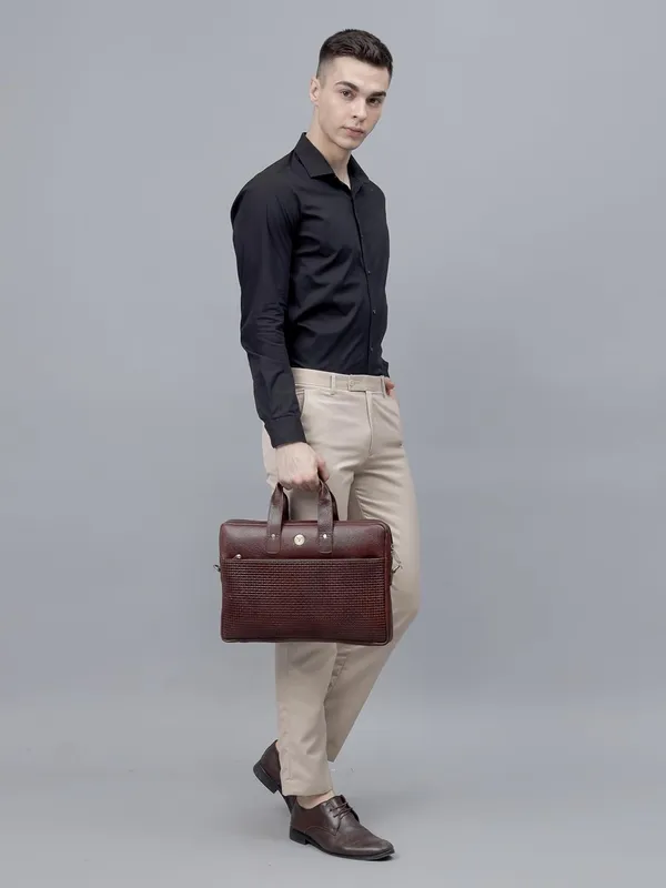 Brown_Pure_Leather_Laptop_Messenger_Bag_for_Men_|_Premium_Leather_Messenger_Bag_for_Everyday_Use
