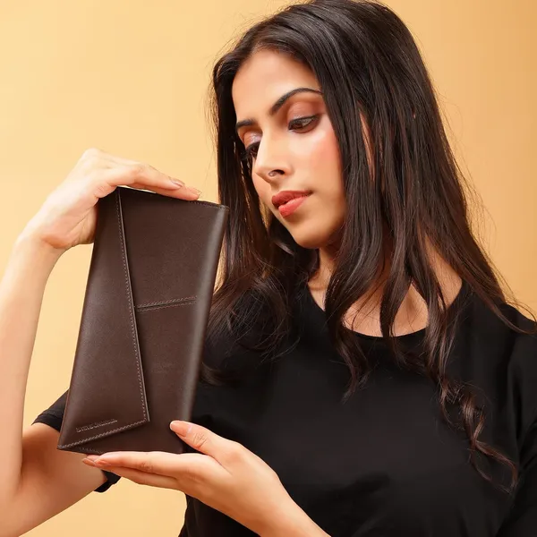 Chocolate_Premium_Leather_Passport_Holder