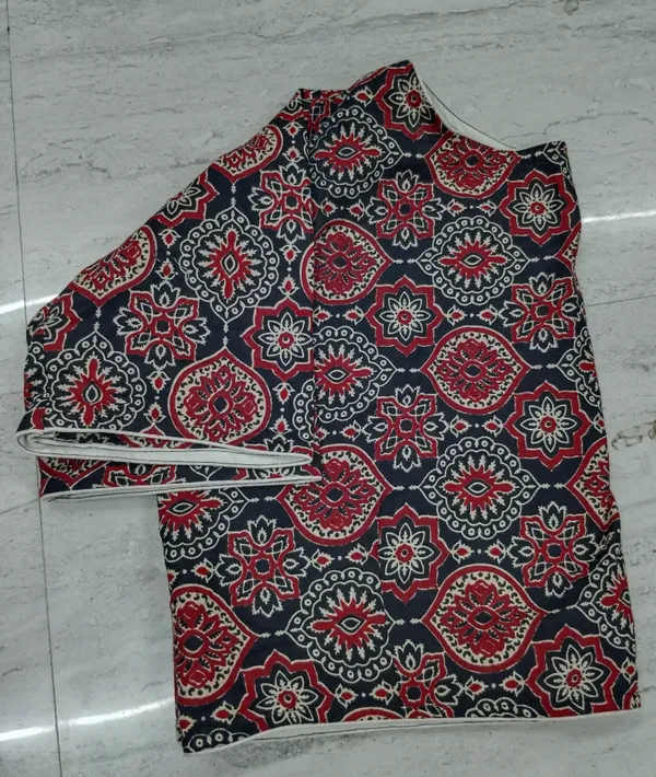 Black_Stitched_Round_Neck_Casual_Printed_Pure_Cotton_Blouse_For_Women