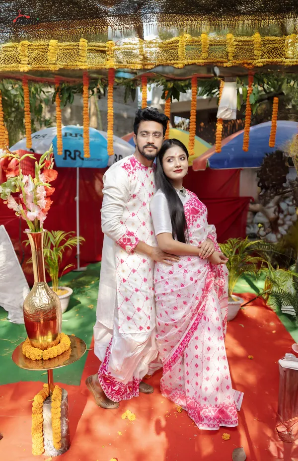 White_&_pink_dhakai_couple_set