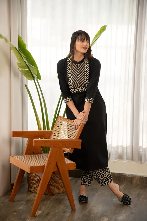 Black_Cotton_Blend__Straight_Kurta_and_Pant_Set_For_Women