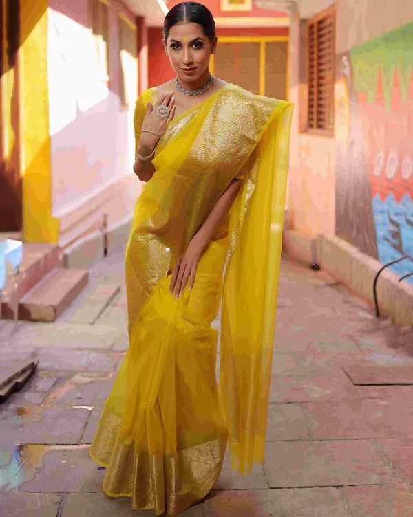 Lovely_Sunshine_Yellow_Organza_Weaving_Border_Saree_with_Unstitched_Blouse