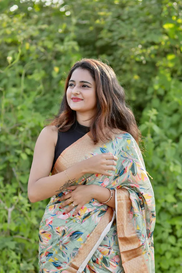 Regal_Elegance:_Dola_Silk_Digital_Print_Saree_with_Woven_Border