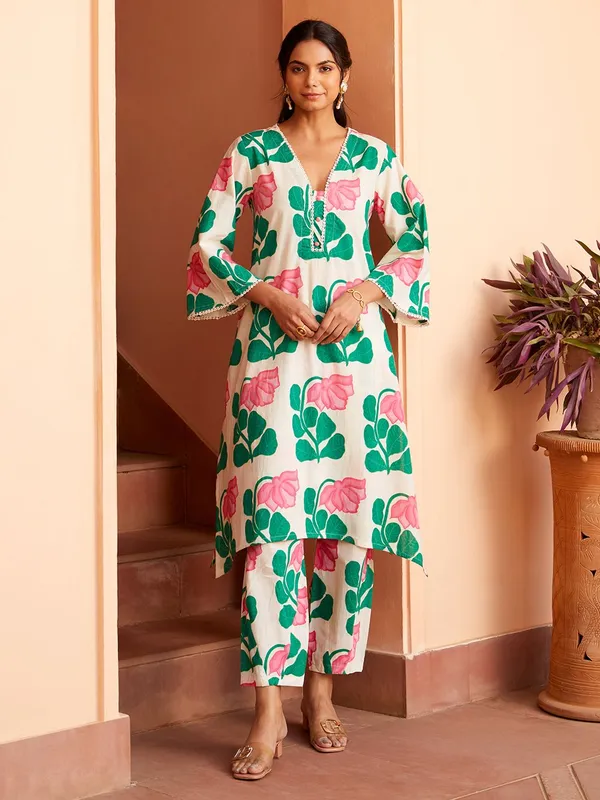 Floral_Printed_Cotton_Blend_Kurta_Pant_Set_For_Women