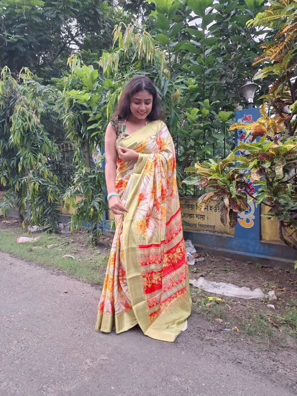 Yellow_&_White_Dola_Silk_Digital_Print_Saree_for_Wedding_&_Festive_Wear