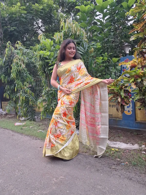 Yellow_&_White_Dola_Silk_Digital_Print_Saree_for_Wedding_&_Festive_Wear