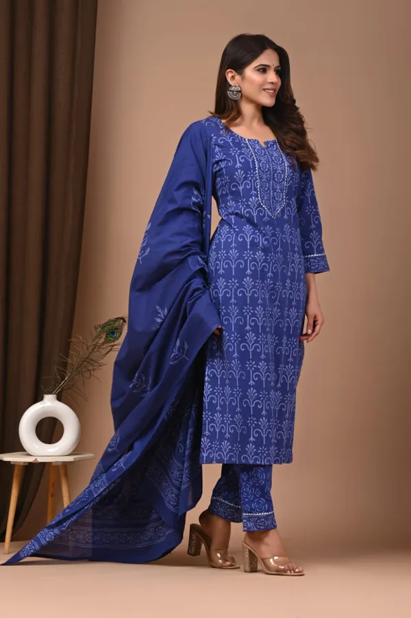 Dark_Blue_colour_Pure_Cotton_Suit_with_Mulmul_Duptta_(3_Piece)