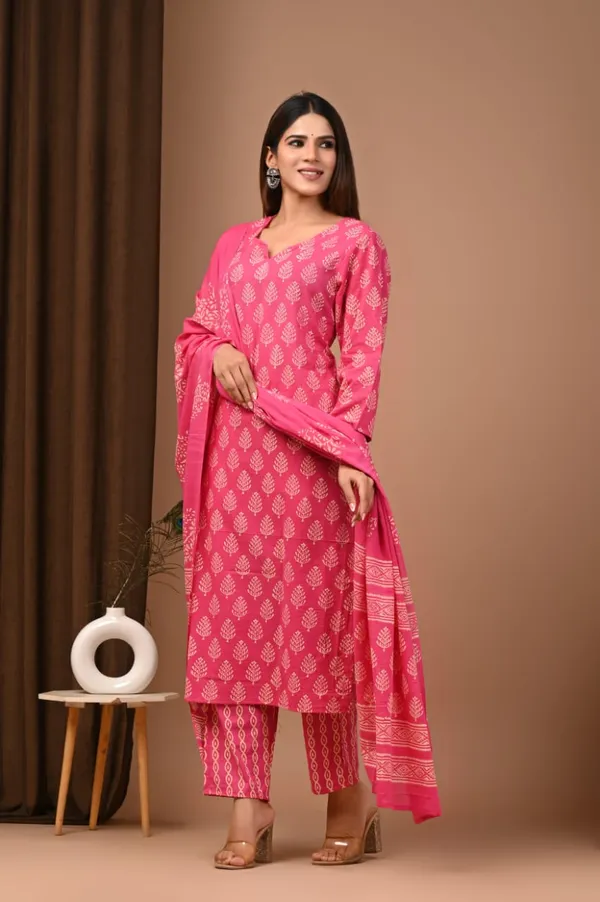Rose_Pink_and_white_colour_Pure_Cotton_Suit_with_Mulmul_Duptta_(3_Piece)