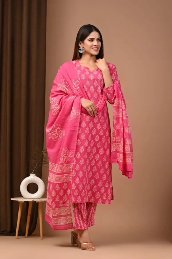 Rose_Pink_and_white_colour_Pure_Cotton_Suit_with_Mulmul_Duptta_(3_Piece)