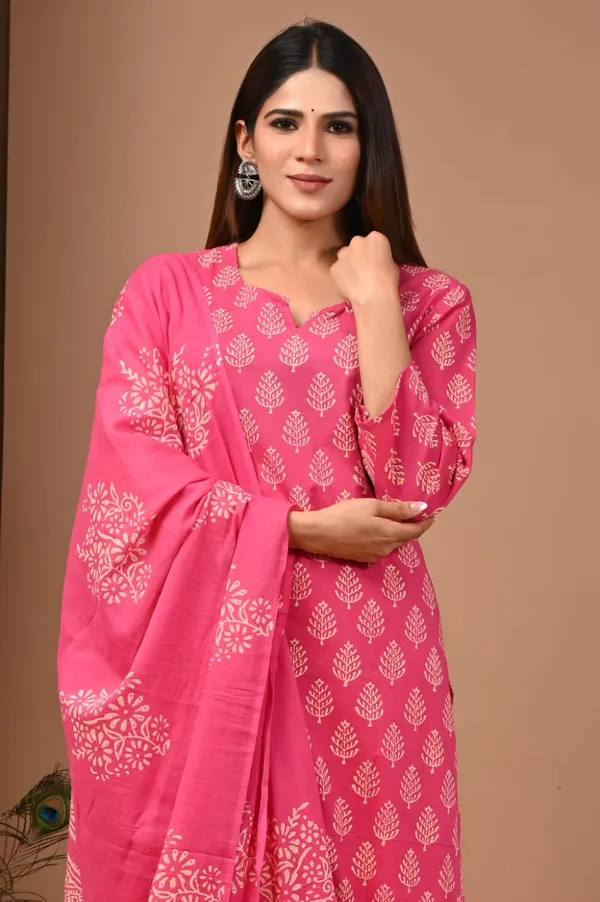 Rose_Pink_and_white_colour_Pure_Cotton_Suit_with_Mulmul_Duptta_(3_Piece)