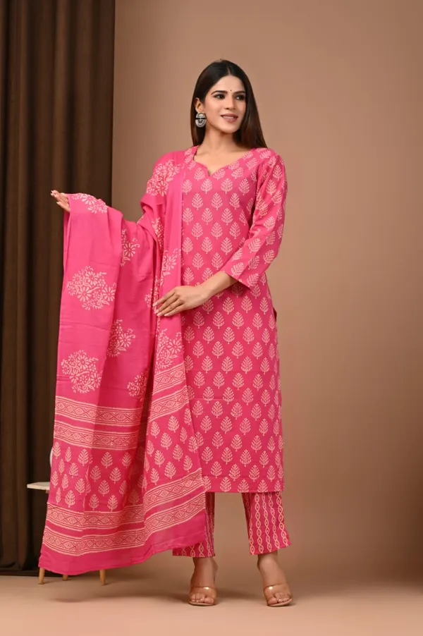 Rose_Pink_and_white_colour_Pure_Cotton_Suit_with_Mulmul_Duptta_(3_Piece)