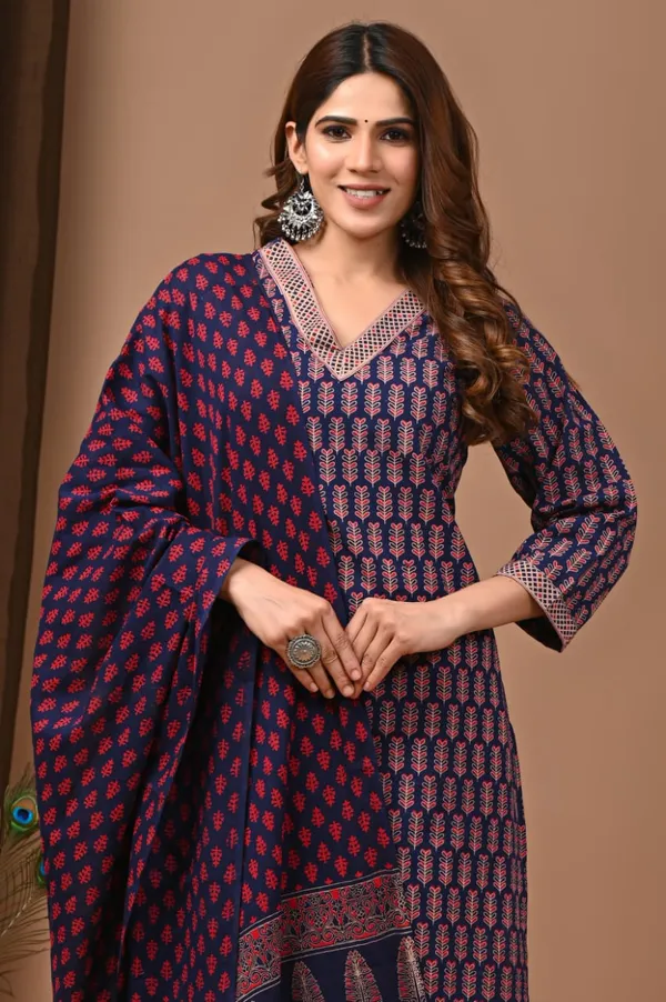 Dark_Blue_colour_Pure_Cotton_Suit_with_Mulmul_Duptta_(3_Piece)