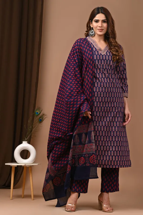 Dark_Blue_colour_Pure_Cotton_Suit_with_Mulmul_Duptta_(3_Piece)