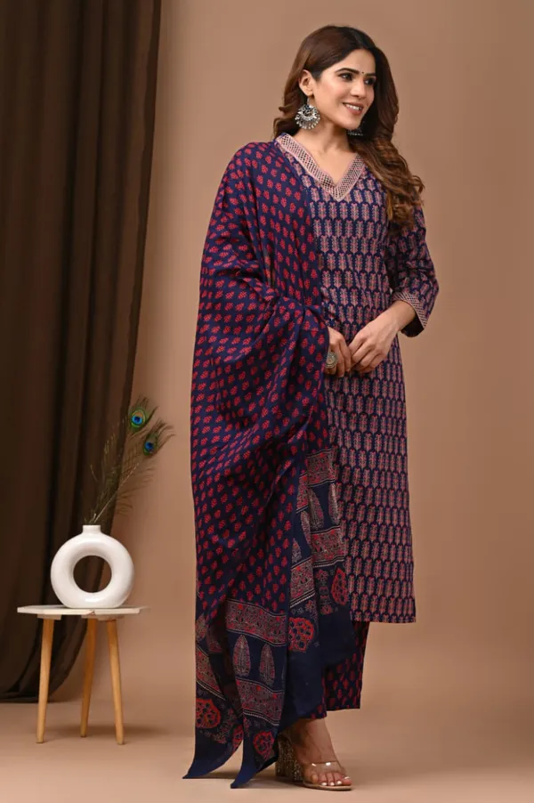 Dark_Blue_colour_Pure_Cotton_Suit_with_Mulmul_Duptta_(3_Piece)