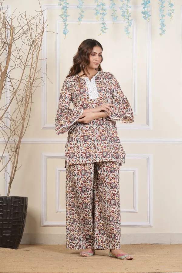 Peach_,green_&_red_Peach_,Green_&_Red_Plazo_Kurti_(Cotton)_Pack_of_2_Pieces