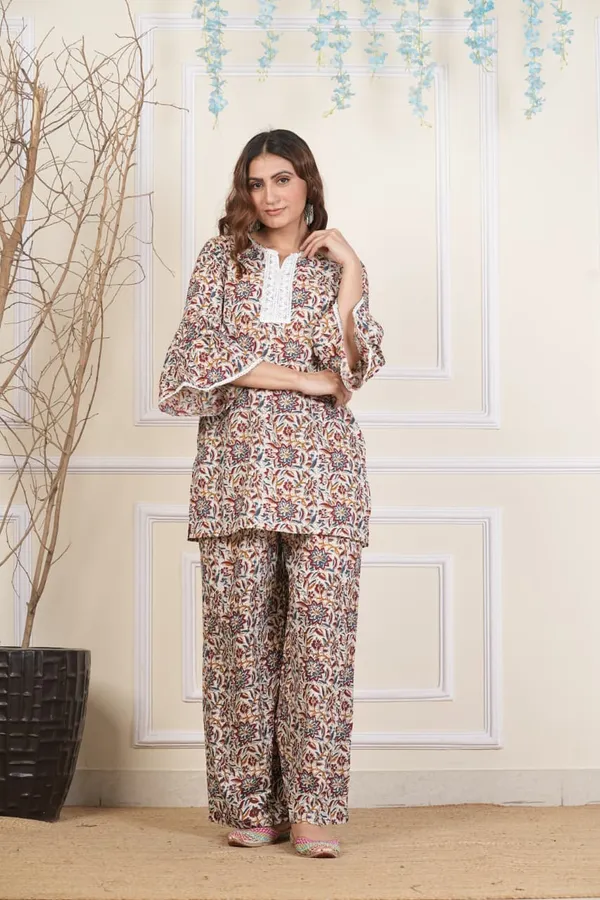 Peach_,green_&_red_Peach_,Green_&_Red_Plazo_Kurti_(Cotton)_Pack_of_2_Pieces