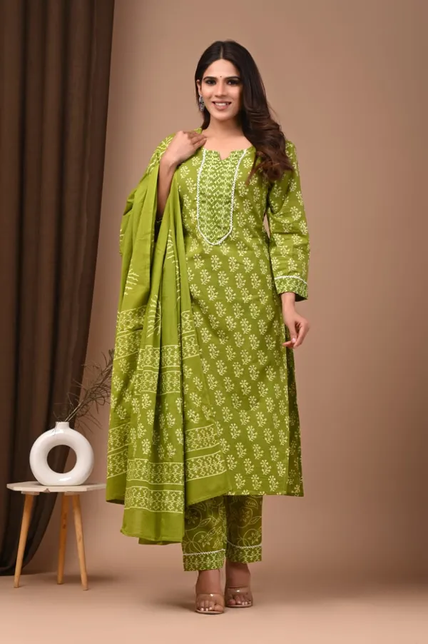 Mehndi_green_colour_Pure_Cotton_Suit_with_Mulmul_Duptta_(3_Piece)