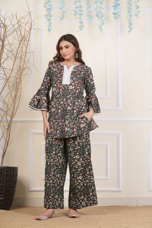 Dark_green_&_Red_Plazo_Kurti_(Cotton)_Pack_of_2_Pieces