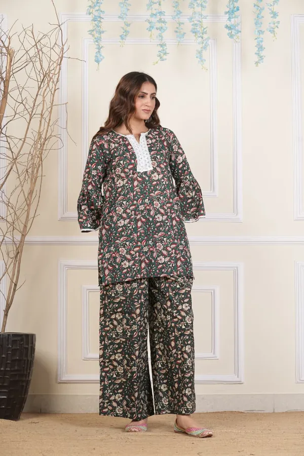 Dark_green_&_Red_Plazo_Kurti_(Cotton)_Pack_of_2_Pieces