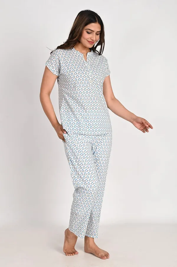 Penguin_White_Cotton_kurti_Pajama_Set_For_Women