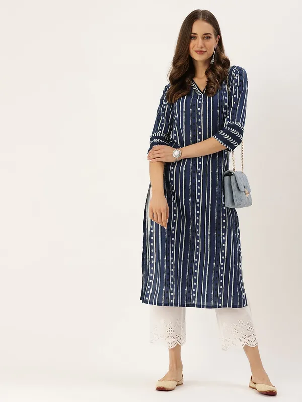 Blue_Cotton_Printed_Straight_Kurti_|_V-Neck_3/4_Sleeve_Kurta_For_Women