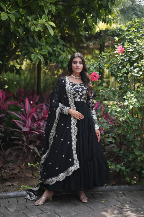 Black_Faux_Blooming_Gown_With_Viscose_Dyable_Jacquard_With_Sequins_Embroidered_Work_Faux_Blooming_Dupatta_For_Women
