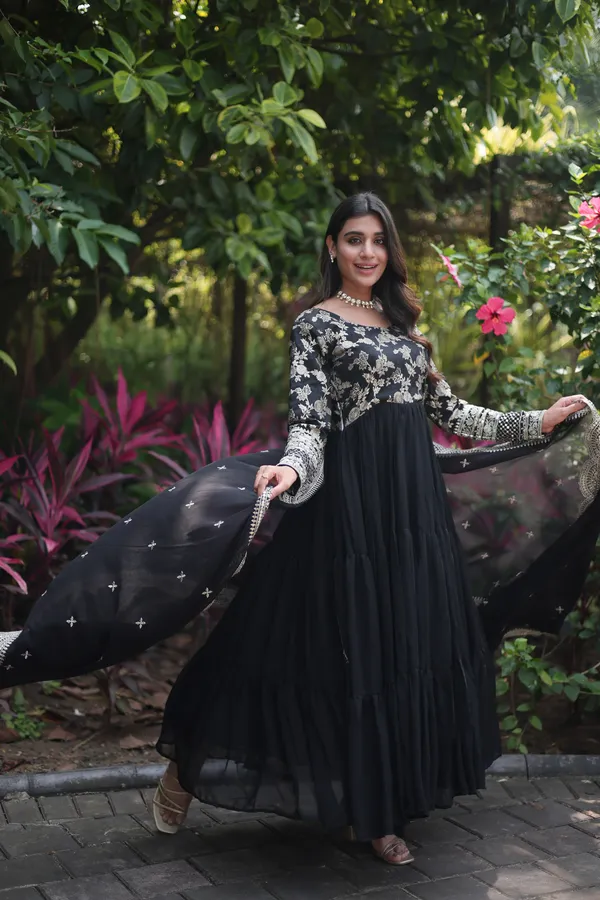 Black_Faux_Blooming_Gown_With_Viscose_Dyable_Jacquard_With_Sequins_Embroidered_Work_Faux_Blooming_Dupatta_For_Women