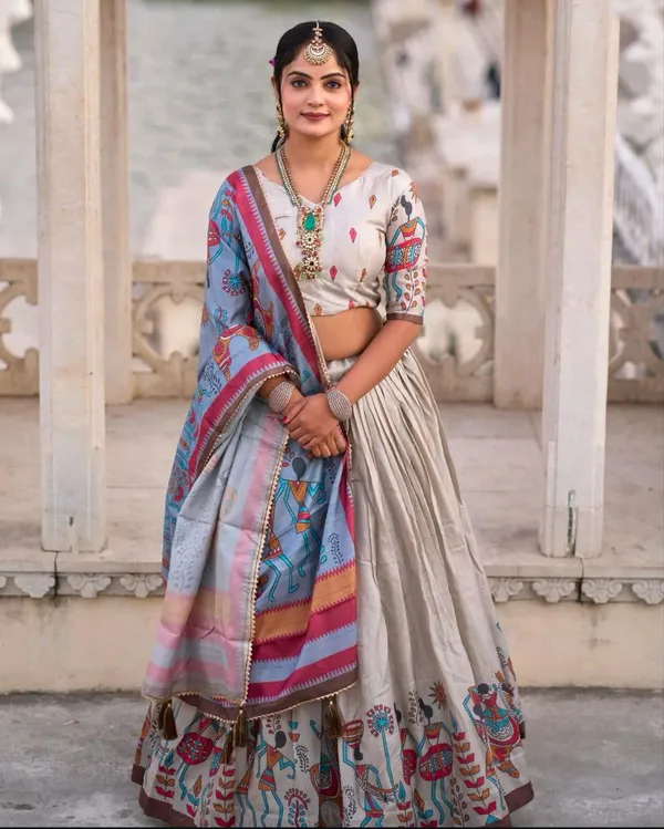 A_garden_in_motion__this_breezy_floral_lehenga_is_your_perfect_pick_for_a_sunlit_celebration__Pure_Dolla_silk_chaniya_choli_with_viving_mill_foil