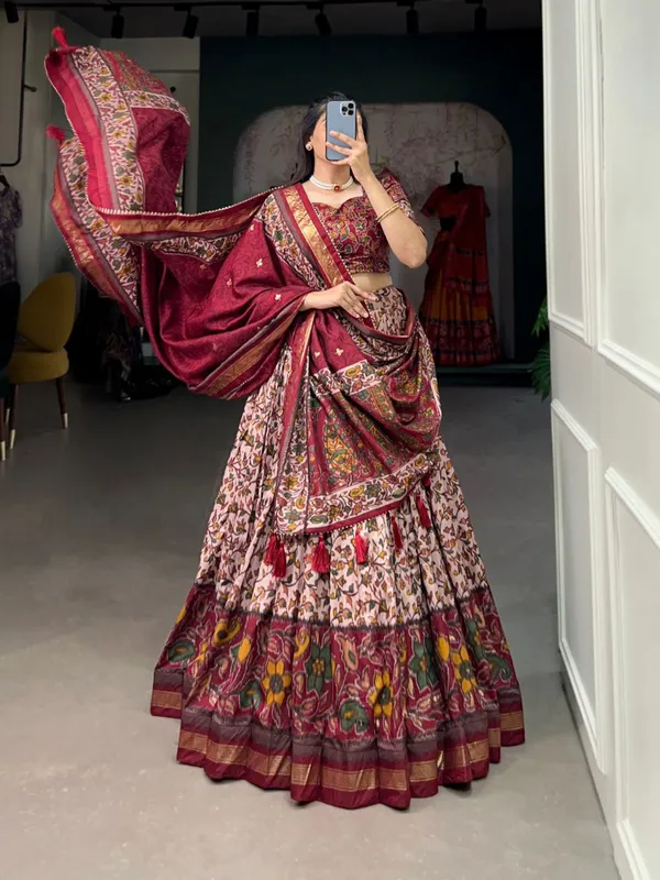 Step_into_timeless_elegance_with_this_floral_symphony_where_tradition_meets_a_modern_breeze_Dolla_silk_chaniya_choli_with_viving_mill_foil