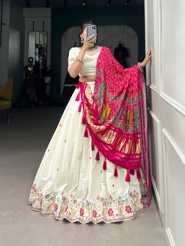 Khadi_charm_with_a_touch_of_shimmer