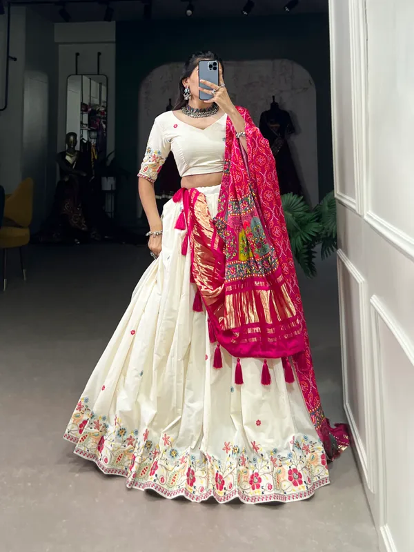 Khadi_charm_with_a_touch_of_shimmer