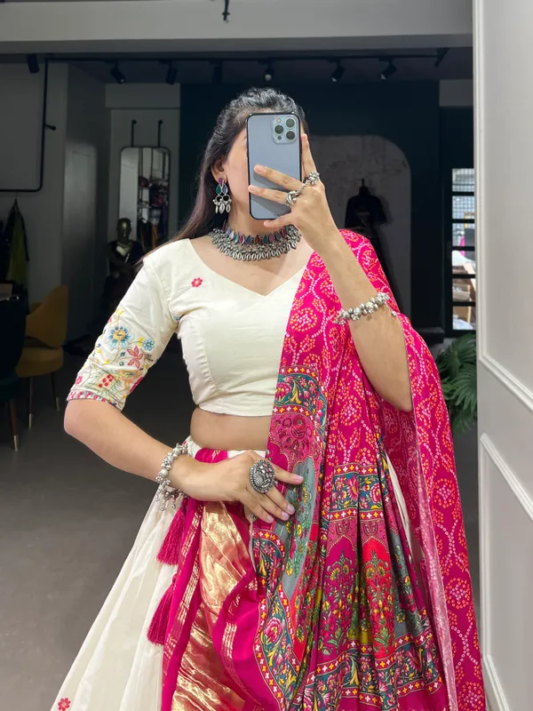 Khadi_charm_with_a_touch_of_shimmer