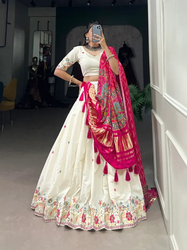 Khadi_charm_with_a_touch_of_shimmer
