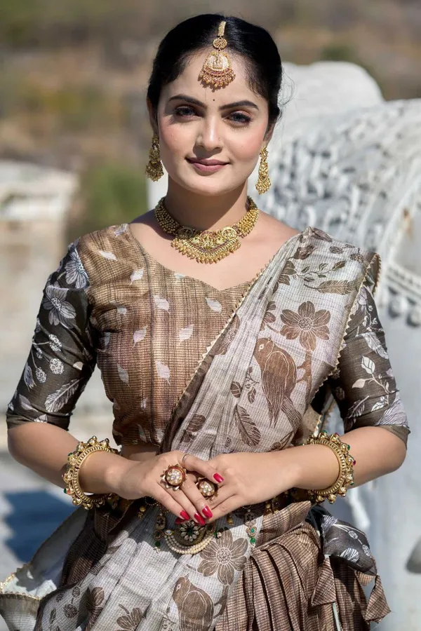 Light_as_air,_bold_as_love__let_this_pastel_beauty_be_your_statement_of_effortless_charm.Pure_Dolla_silk_chaniya_choli_with_viving_mill_foil