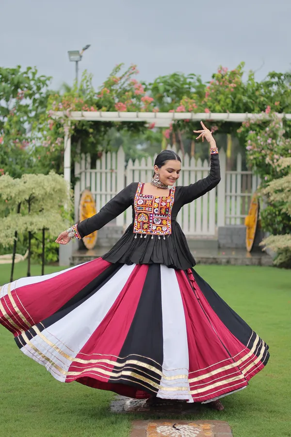 Traditional_Black_&_Multicolor_Navratri_Lehenga_Set