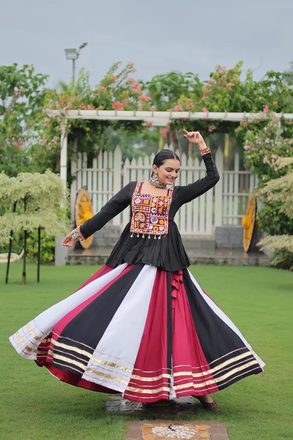 Traditional_Black_&_Multicolor_Navratri_Lehenga_Set