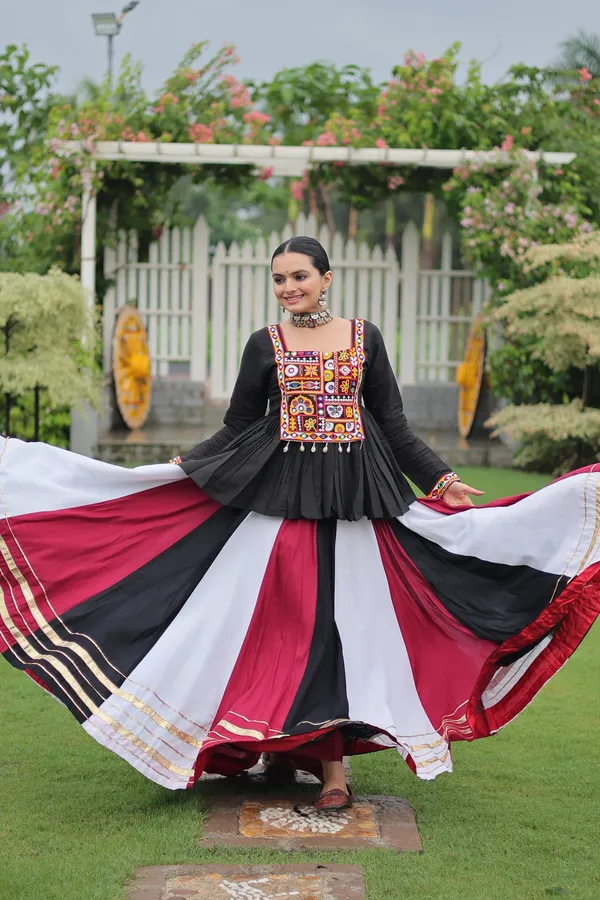 Traditional_Black_&_Multicolor_Navratri_Lehenga_Set