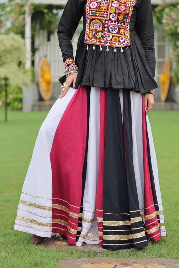 Traditional_Black_&_Multicolor_Navratri_Lehenga_Set