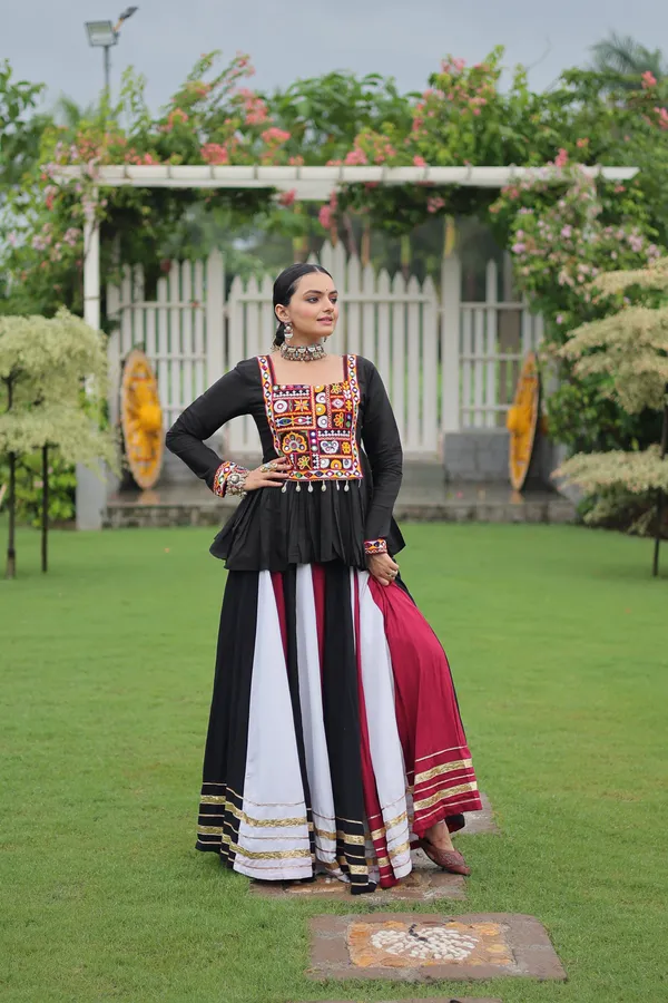 Traditional_Black_&_Multicolor_Navratri_Lehenga_Set